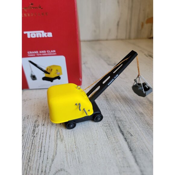 Hallmark Tonka Crane Clam 75th Anniversary ornament Xmas - Picture 4 of 6